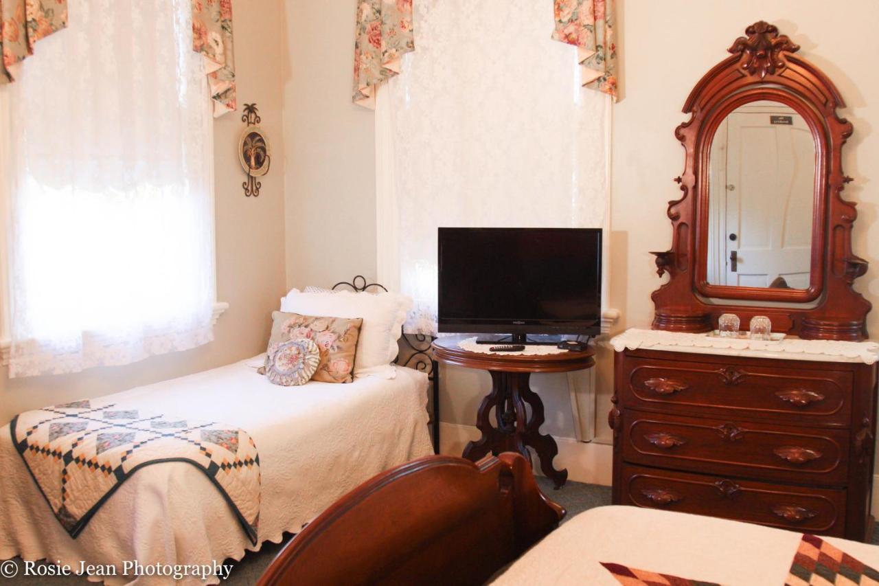 Flowertown Bed And Breakfast サマービル エクステリア 写真