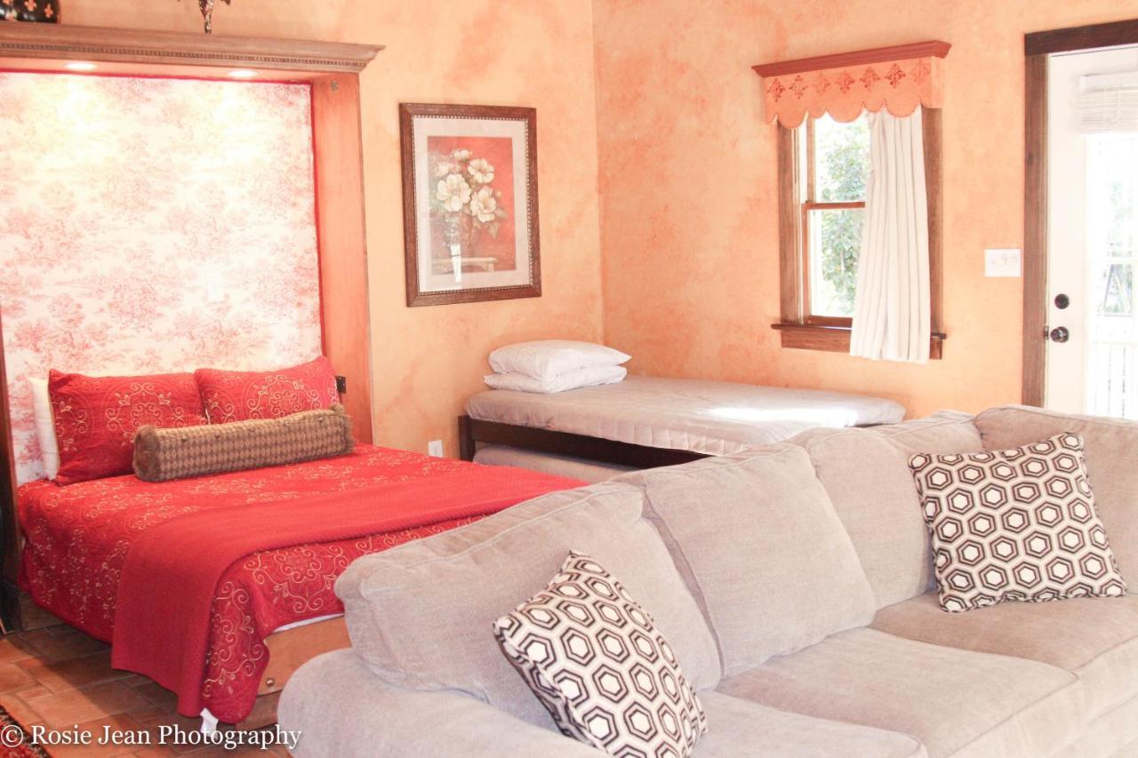 Flowertown Bed And Breakfast サマービル エクステリア 写真